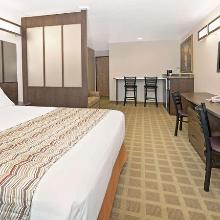 Microtel Inn & Suites Cheyenne Exterior photo
